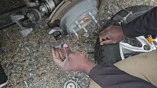How to change the rear brake pads in your Chevrolet Malibu?