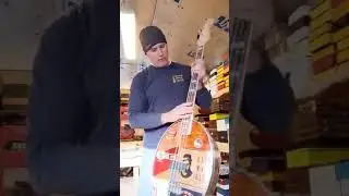 Upright Bass Hanleys cigar box guitars