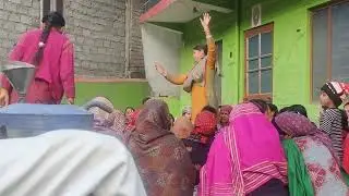 गांव में  मनोरंजन /पहाड़ी हिमाचली गिद्दा#trendingshorts #culture #travel #@CDBansal1719 