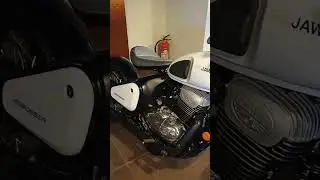 Jawa 42 bobber Moonstone White (ifteqar_b)