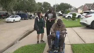 ‘It puts me deeper in the hole’ | Houston family braces for loss of SNAP benefits amid shutdown