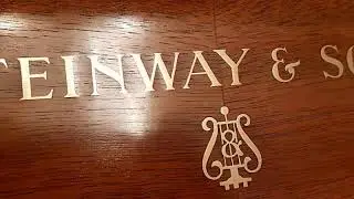 Steinway Z Klavier upright piano