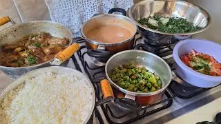 A generous amount of sauce for chicken thighs, especially the chicken thighs.