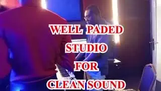MAX STUDIO ADVERT 