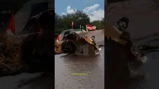 Как мотокроссмены чистят свои шлемы 🤔