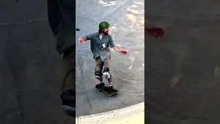 Sick Bowl Jam Tricks #skateboarding #vert #bowl #poolcoping #pier62 #skatetricks #manhattan #nyc
