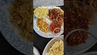 Burmese style noodles #noodlesrecipe #noodleswitheggs #noodles #yummyfood #maggirecipei#tastyfood