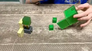 Minecraft Redstone Toy Review and Minecraft free play 