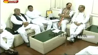 TPCC Chief Giving B-Forms For GHMC Nomination Candidates