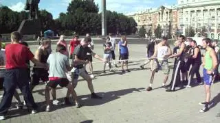 Перетягивание каната Русские пробежки Донецк 30  06 2012
