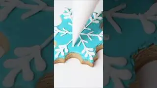 Easy Snowflake ❄️ Cookie    #royalicing ##littlecookieco