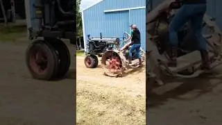 Green or Gray? #tractor #farmall #huber