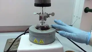 Reaction reflux using a waterless condenser