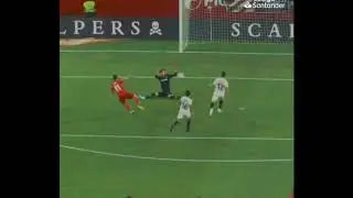 Gareth Bale came up against a brick wall... Tom&aacute;&scaron; Vacl&iacute;k! شاهد تصدي طومس لكاريث بيل
