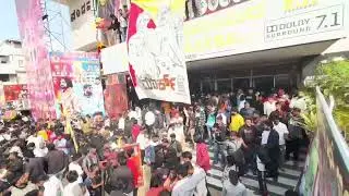 Mark Movie Fans Celebration | Boss Craze Mysuru Theatre | Crowd | Vishnuvardhan | Flag | kannada