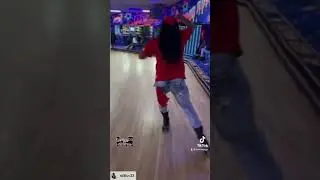 Jb skating it&rsquo;s Twin 🛼🛼🛼