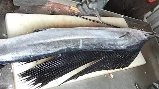 Всем стоит посмотреть видео этого рыбака - Большой улов с традиционной лодки.