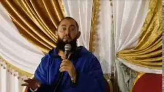 شاهد ما قاله الشيخ رضوان التطواني عن تزين المرأة لزوجها وتزين الرجل لزوجته( الجزء الاول )