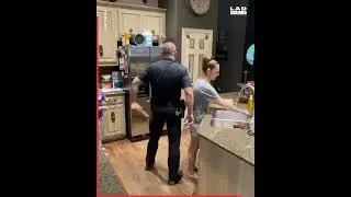 Couple&rsquo;s Confetti cannon prank war each other 😂😎