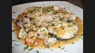 MERLUZA EN SALSA VERDE CON ALMEJAS Y GAMBAS