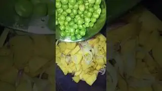 dekhte hi banane ka man Karen pyaj mix pakode  पकोड़े #trending #short #ytviral video #poojakavya811