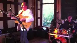Lefthand Freddy: Back On Track (Live at Meziek mit bus 2012)