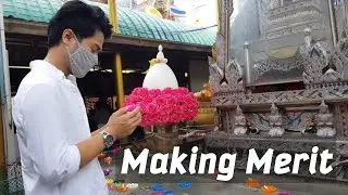 Visiting A Temple In Thailand To Give Merit | Wat Hua Lamphong