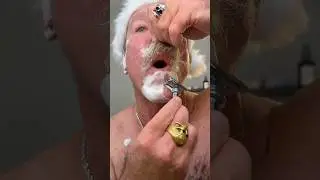 Shaving the chin area. #bobandelliothismustache