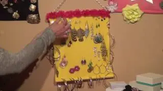 HangEar Jewelry Hanger