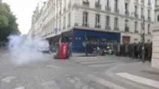 Clashes at Paris healthworkers protest