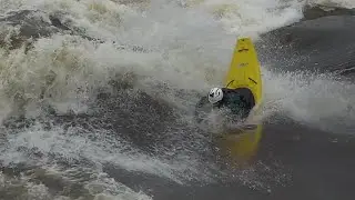 Waka Steeze Kickflipping & Surfing