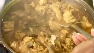 Cooking red curry chicken Southern thai style (คั่วไก่บ้านแบบชาวใต้)
