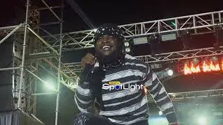 Still Full of Fire! Ras Kuuku Delivers Powerful Reggae Performance Live on Stage!