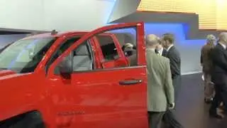 2015 Chevrolet Silverado HD First Look at the 2014 Chicago Auto Show | AutoMotoTV