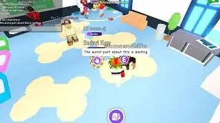 GETTING LEGENDARY GIRAFFE IN FIRST SAFARI EGG-Hatching eggs on roblox adopt me
