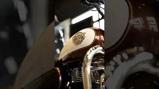 Royal Enfield Classic 350cc Medallion Bronze medal