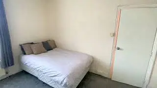 Room 2, 153 Southampton way SE5 7EJ