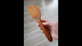 CARVING SPOONS 1 OF 3 - A SPURTLE