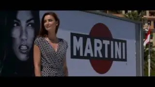 F1 Martini Billboard ft. Jessiqa Pace almost made F1 drivers crash!