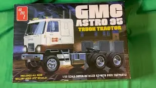 AMT GMC ASTRO 95 TRUCK TRACTOR Model Kit 1/25 Scale