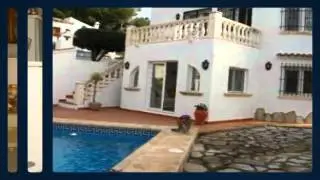 Schicke Villa mit Pool und 4 Schlafzimmern auf 800qm Grundst&uuml;ck