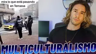 COCHE POLÍCIA TIENE QUE HUIR DE ZONA NO GO EN ESPAÑA
