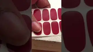 Как наклеить наклейки на ногти