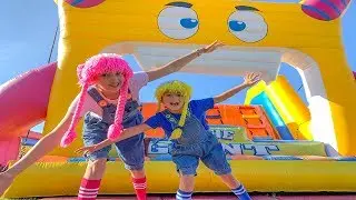 The Giant Obstacle Course in The Big Bounce America, Quien Gana Carrera de Obstaculos en Familia?