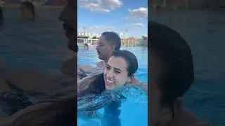 &Eacute; assim que eu ensino a nadar 🤷🏽&zwj;♂️ This is how I teach swimming 😏