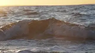 &laquo;What the waves whisper at sunset&raquo; 🌊🌅