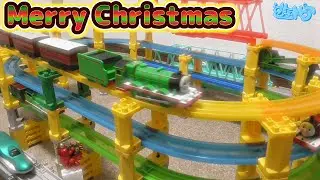 クリスマスっぽい列車たちによる。Plarail Christmas.【プラレール走行動画】遊トピアレールウェイ