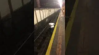 Cornell student rescues man from NYC subway tracks seconds before train arrives 🧐 || #shorts