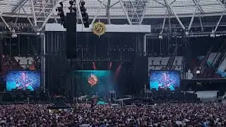 Foo Fighters Chatting  Live 20 June 2024, London Stadium