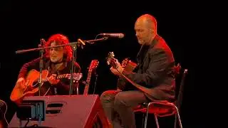 Quique González y Toni Brunet - Charo - Directo en acústico - Achégate ao Salón 2025 - Vilagarcía
